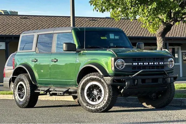 $37795 : Ford Bronco 2023 4x4 Base Ad image 2