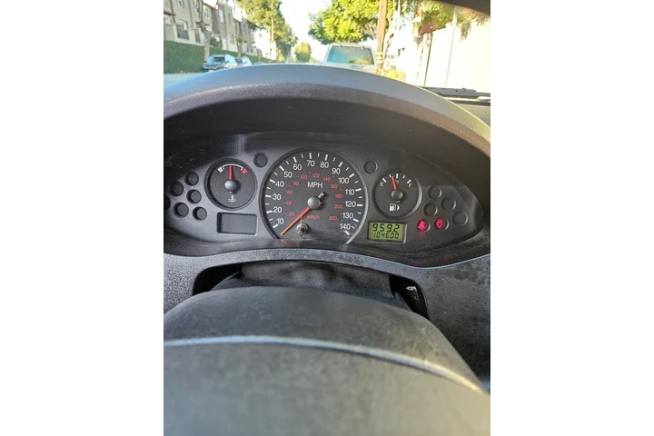 $2000 : Ford Focus 2004 image 5
