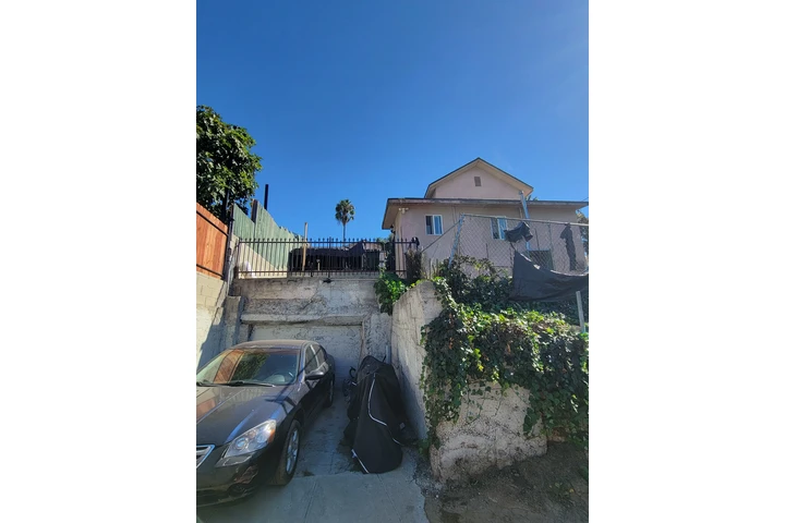 $1025000 : 4 units de venta Bpyle Heights image 2