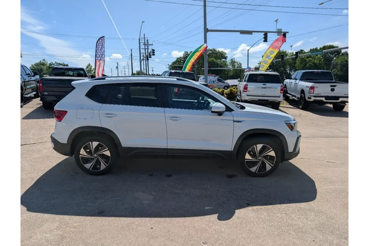 $21995 : 2023 Taos image 4
