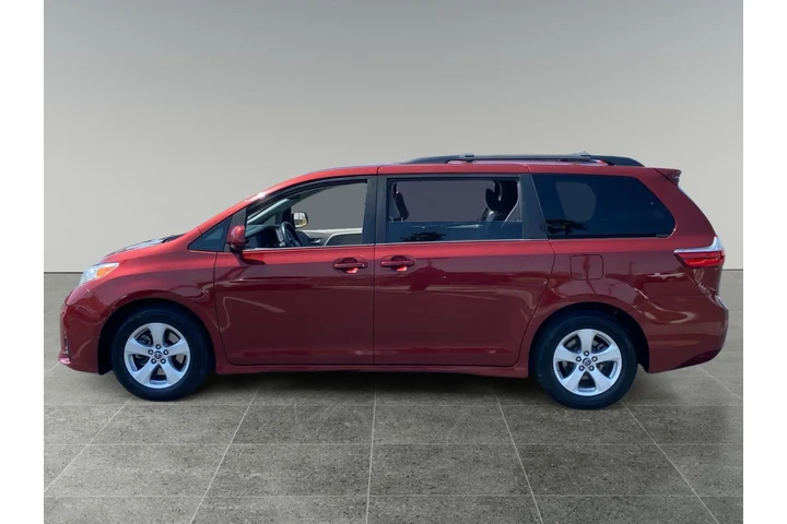 $29013 : Toyota Sienna 2020 LE 7-Pass image 2