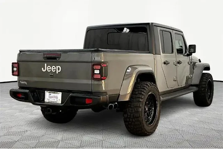 $25900 : Jeep Gladiator 2021 4x4 Over image 2