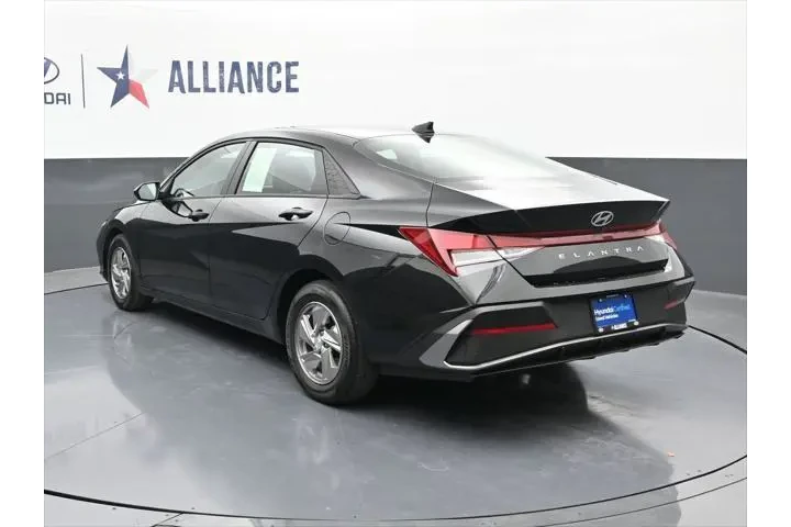 $20917 : Hyundai ELANTRA 2025 SE 4dr image 5