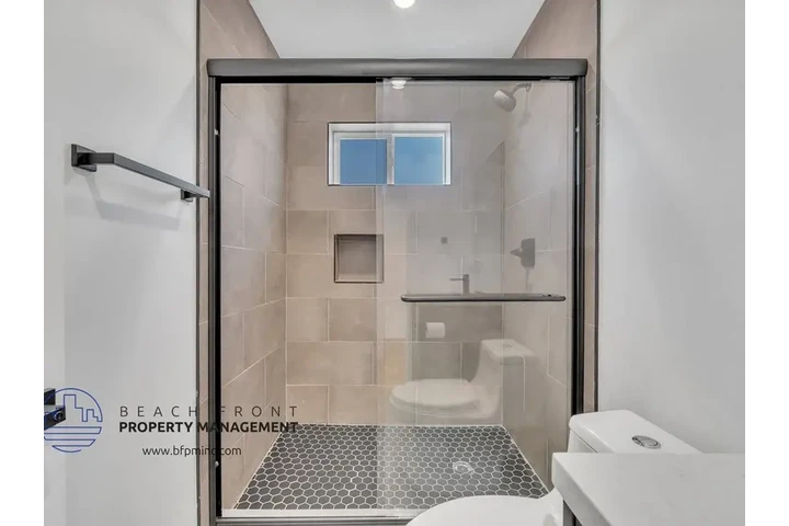 $5042 : 5BD/4BA Townhouse image 4