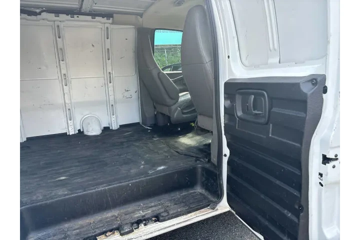 $23999 : 2021 Express 2500 image 10