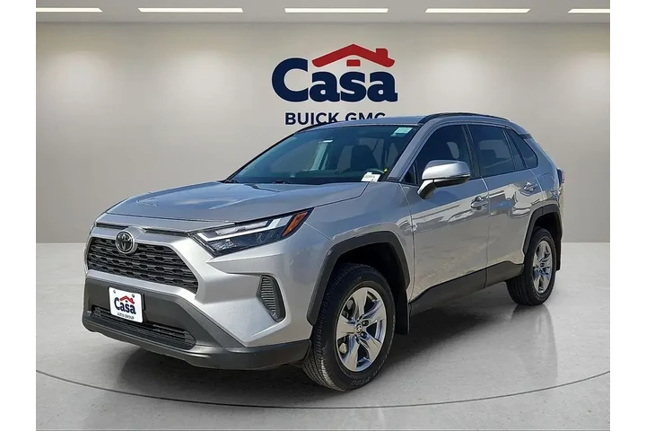 $29892 : Toyota RAV4 2023 AWD XLE 4dr image 6