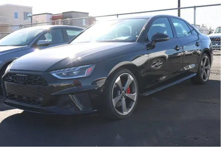 $34463 : Audi A4 2023 AWD quattro S l image 2