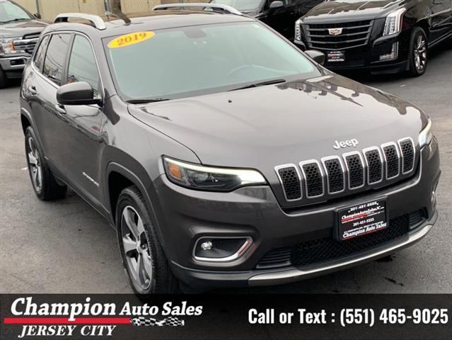 Used 2019 Cherokee Limited 4x image 6