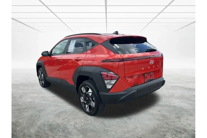 $21499 : Hyundai KONA 2024 AWD SEL 4d image 6