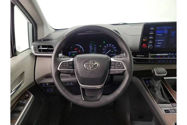 $37998 : Toyota Sienna 2024 XLE 8-Pas image 10
