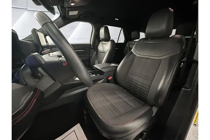 $38611 : Ford Explorer 2025 AWD ST-Li image 8