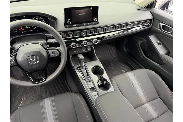 $20985 : Honda Civic 2024 LX 4dr Hatc image 10