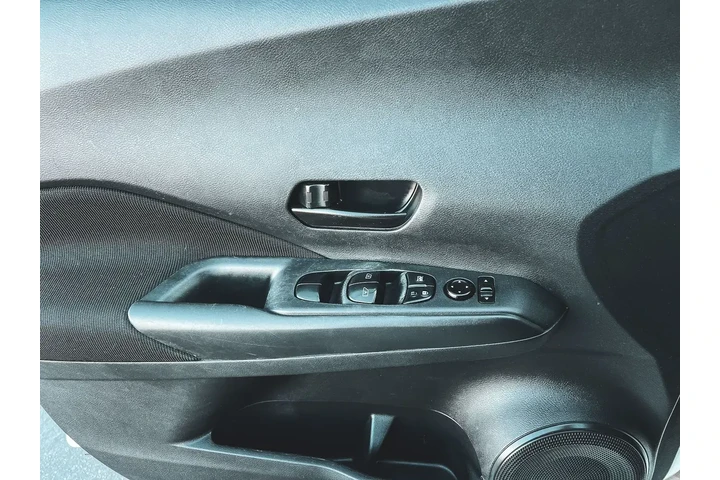 $15837 : Nissan Kicks 2023 S 4dr Cros image 9