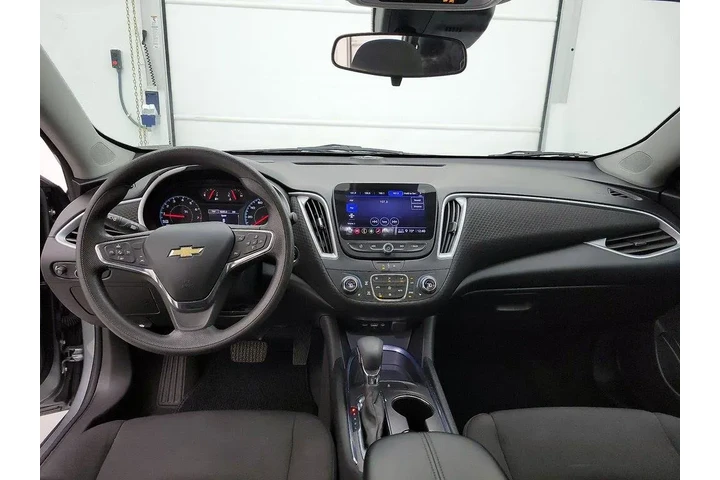 $18998 : Chevrolet Malibu 2023 LT 4dr image 9