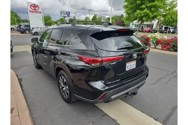 $37995 : Toyota Highlander 2022 XLE 4 image 5