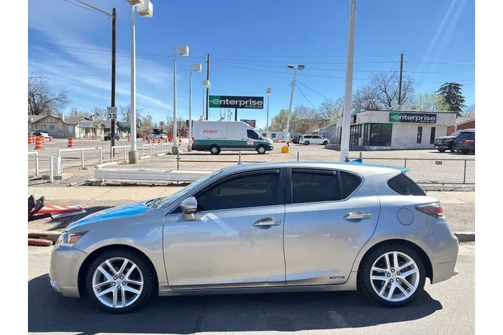 $14995 : 2017 CT 200h image 3