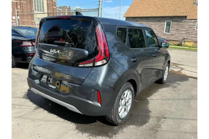 $19995 : 2023 Soul LX image 7