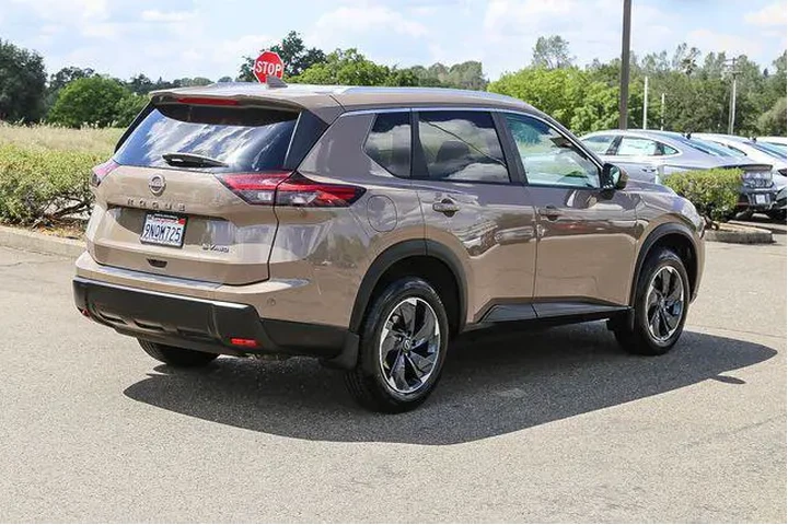 $22992 : Nissan Rogue 2024 AWD SV 4dr image 5