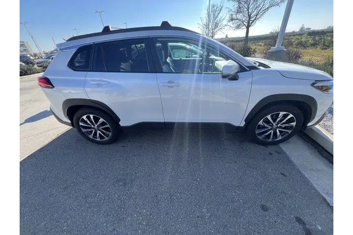 $26900 : Toyota Corolla Cross 2023 XL image 4