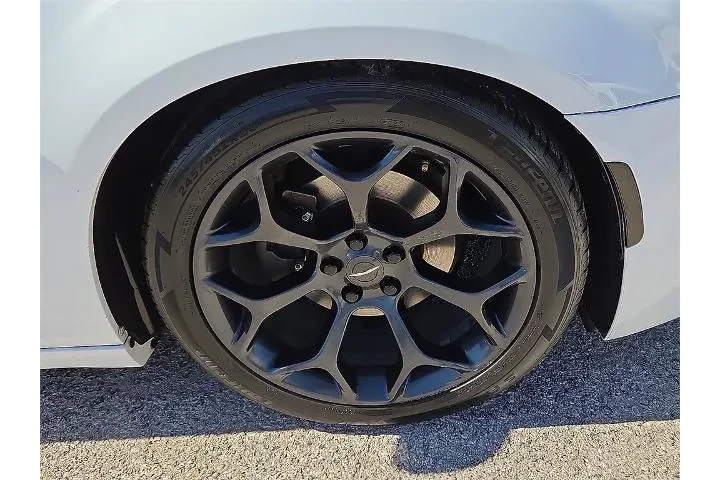 $13700 : Chrysler 300 2019 S 4dr Seda image 7