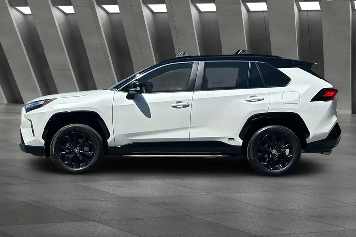 $39900 : Toyota RAV4 Hybrid 2023 AWD image 8