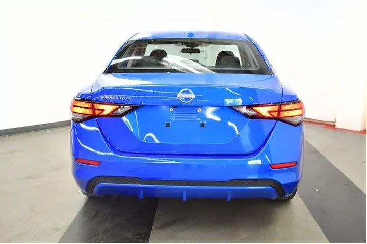$19994 : Nissan Sentra 2025 SV 4dr Se image 6