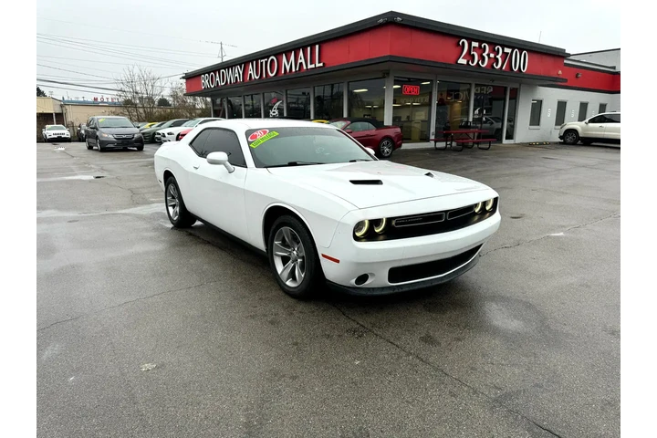 $19980 : 2020 Challenger SXT RWD image 2