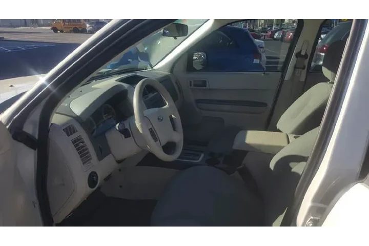 2008 Escape XLS image 8