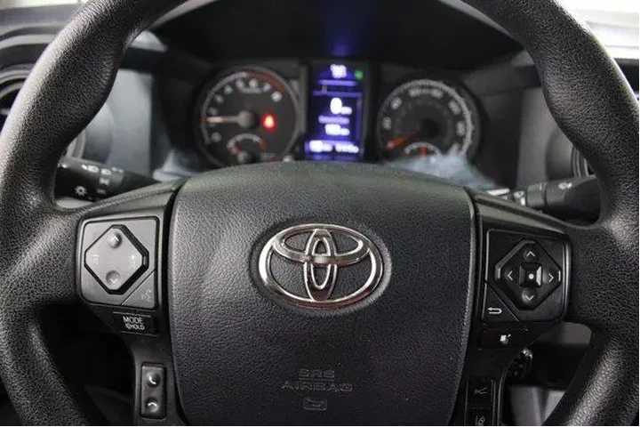 $22951 : Toyota Tacoma 2020 4x2 SR5 4 image 7