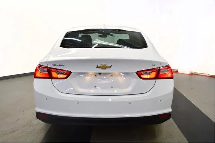 $17994 : Chevrolet Malibu 2024 LT 4dr image 6