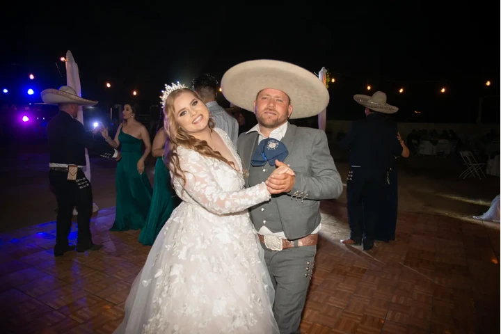 UNIQUE PHOTO AND VIDEO image 9