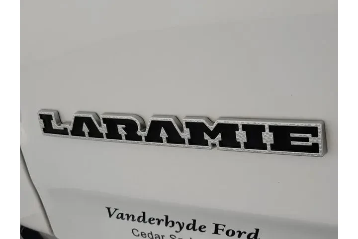 $39499 : Ram 1500 2022 4x4 Laramie 4d image 8