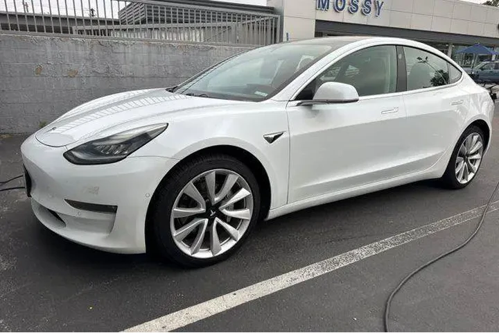 $16900 : Tesla Model 3 2018 AWD Long image 2