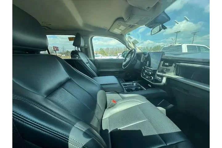 $39953 : Ford Expedition MAX 2024 4x2 image 3