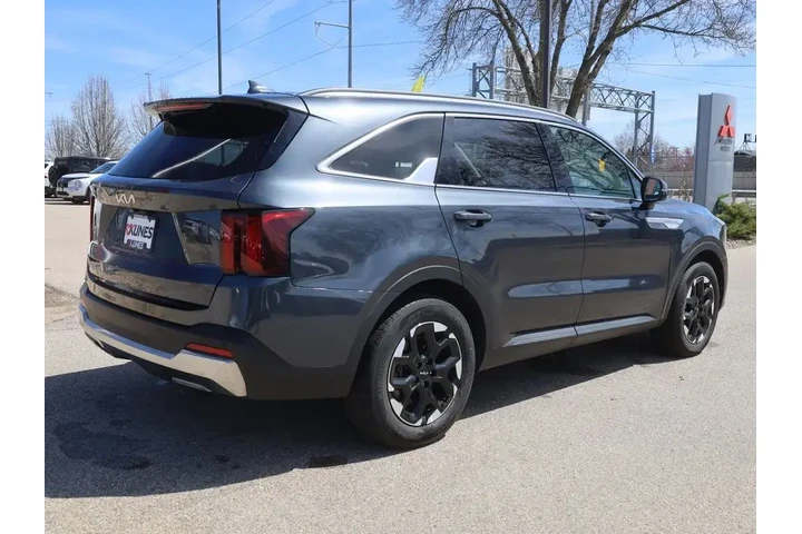 $24677 : Kia Sorento 2024 S 4dr SUV image 10
