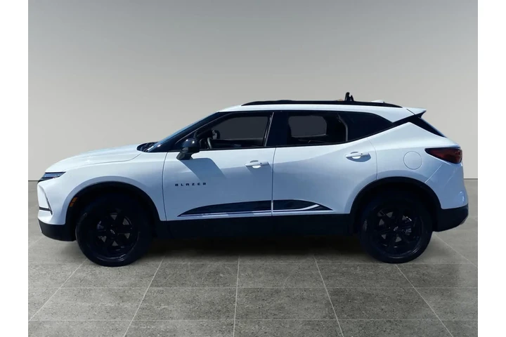 $32538 : Chevrolet Blazer 2023 LT 4dr image 2
