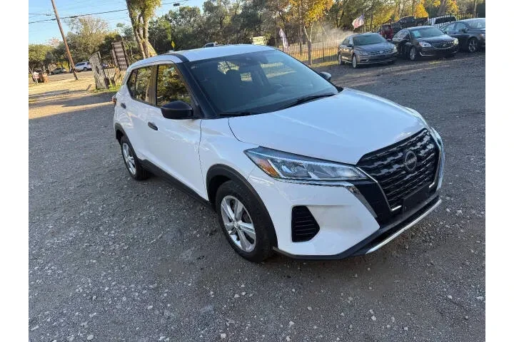 $11495 : 2022 Kicks image 2