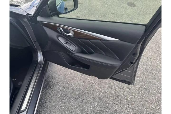 $11897 : 2018 Q50 2.0T Luxe image 9