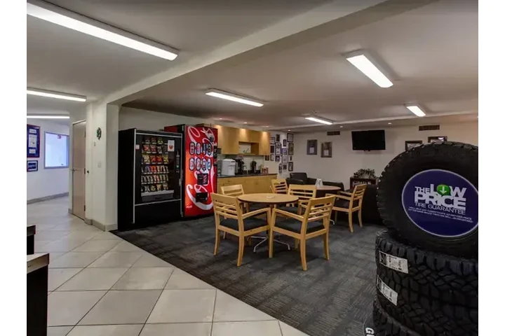 $31825 : Ford F-150 2018 4x4 King Ran image 5