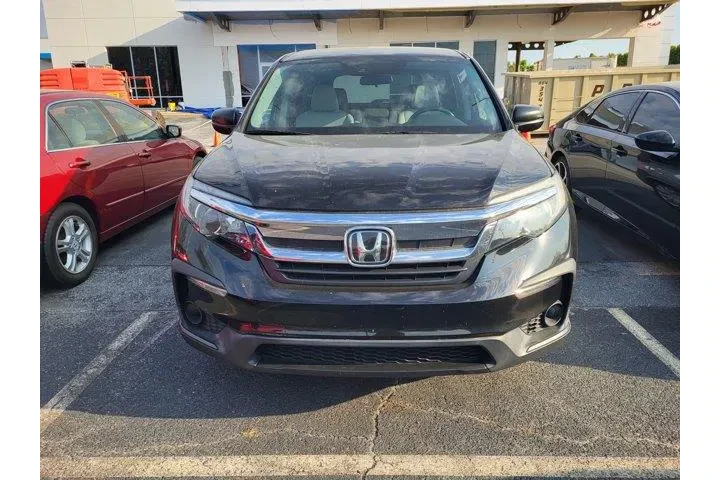 $22859 : Honda Pilot 2020 LX 4dr SUV image 2