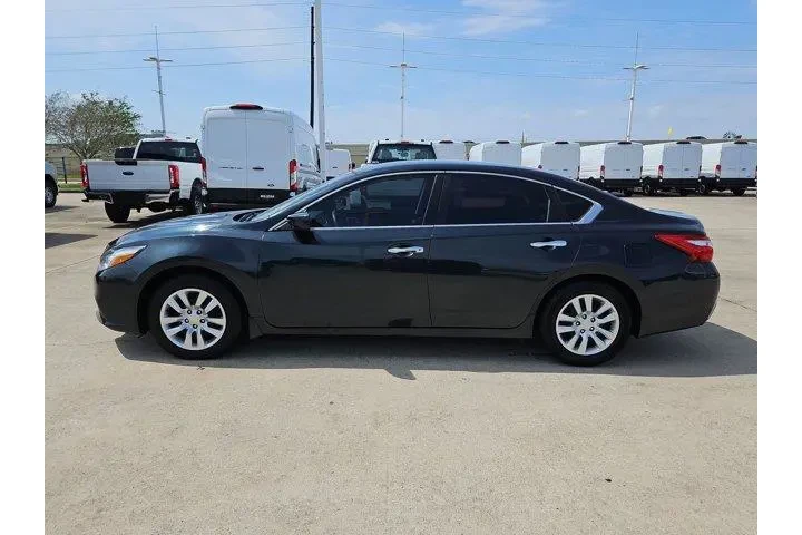 $8149 : Nissan Altima 2016 2.5 S 4dr image 6