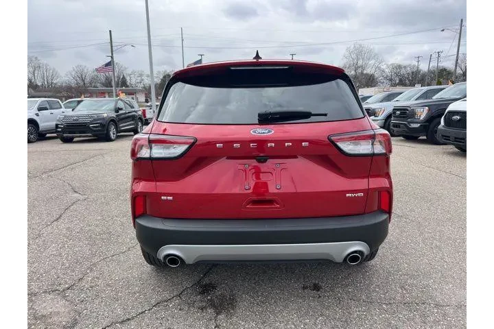 $20702 : Ford Escape 2022 AWD SE 4dr image 5