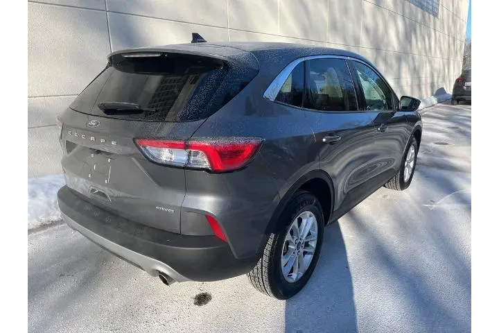 $20832 : Ford Escape 2022 AWD SE 4dr image 7