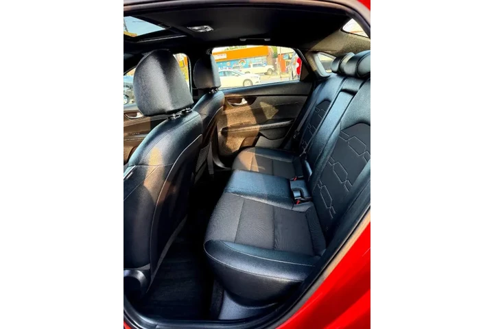 $16300 : 2021 Forte GT Line image 4