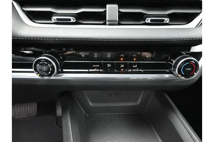 $25925 : Chevrolet Equinox 2025 4x4 L image 9