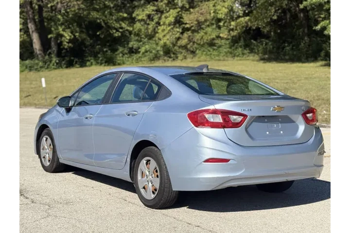 $5999 : 2017 Cruze LS Auto image 5