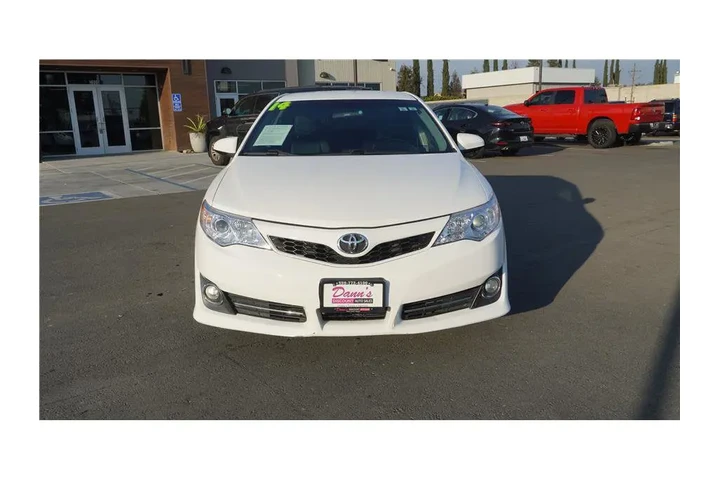 $16984 : 2014 Camry SE Sedan 4D image 3