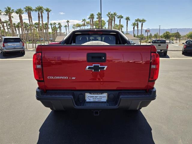 $29915 : Pre-Owned 2018 COLORADO 4WD Z image 6