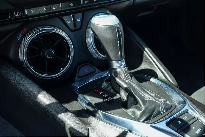 $35000 : Chevrolet Camaro 2022 LT 2dr image 9