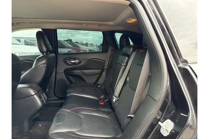 $9991 : Jeep Cherokee 2015 4x4 Trail image 8